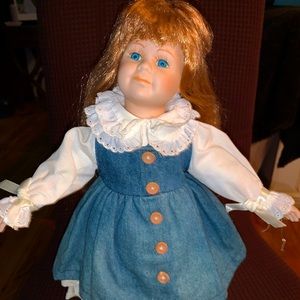 ⭐️ PORCELAIN DOLL⭐️WITH STAND WAS MY GRANDMOTHERS  VINTAGE BEAUTIFUL!!